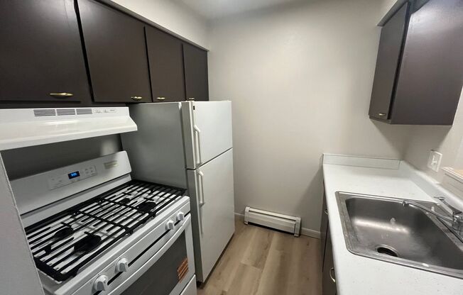 1 bed, 1 bath, $995, Unit 150