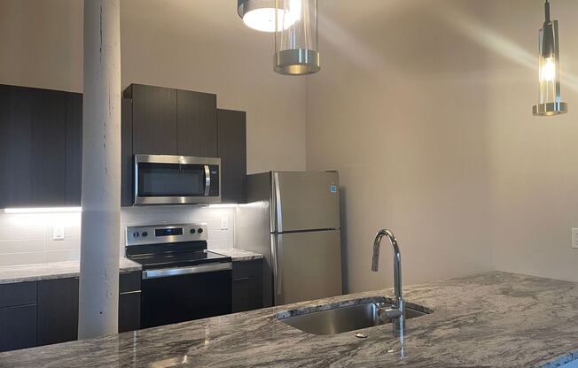 1 bed, 1 bath, 826 sqft, $1,475, Unit Cream City Lofts-311