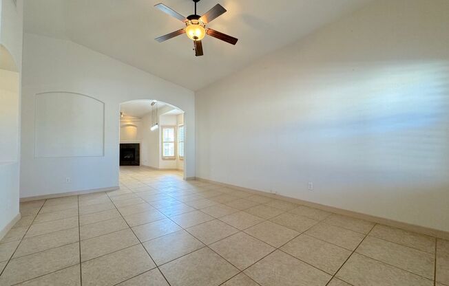 Northeast El Paso 4 Bed Refrig A/C w/Outdoor Kitchen!