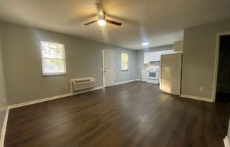 2 beds, 1 bath, $925