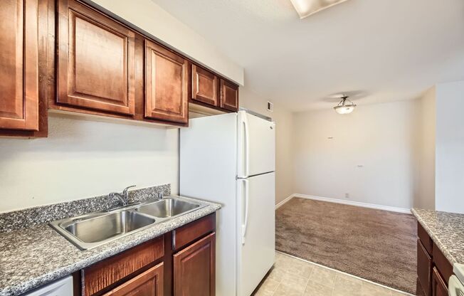 1 bed, 1 bath, $1,000, Unit Unit #450