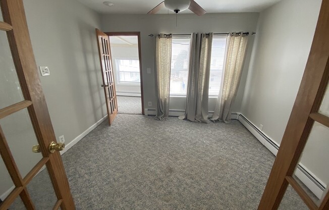 3 beds, 1 bath, $2,600, Unit 2