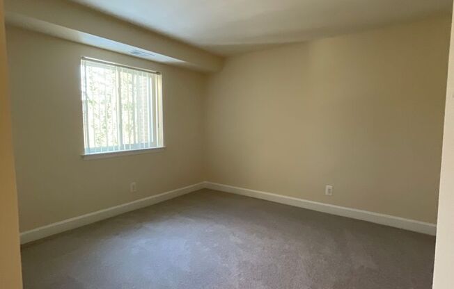 2 beds, 2 baths, 1,000 sqft, $1,975, Unit 14227 #301