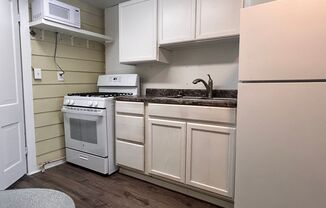 1 bed, 1 bath, 400 sqft, $1,000, Unit D