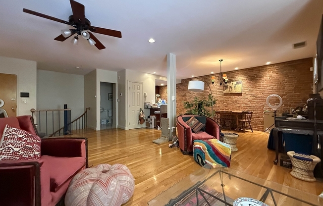 95 Gainsborough St 102