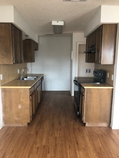 3 beds, 2 baths, $1,495, Unit Unit D