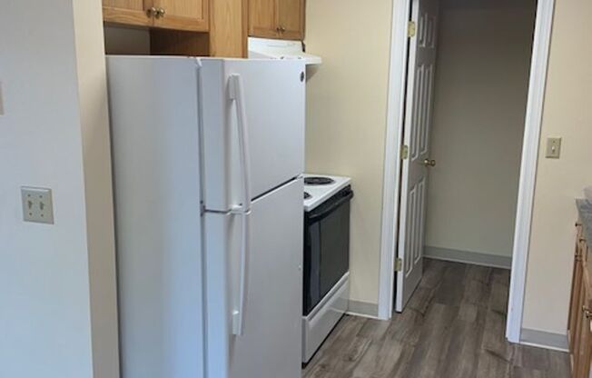 2 beds, 1 bath, 700 sqft, $1,475, Unit 2