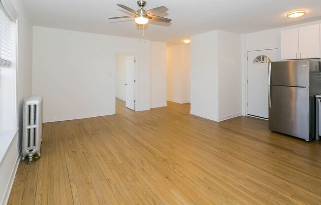 2 beds, 1 bath, 920 sqft, $2,050, Unit 5214D-3