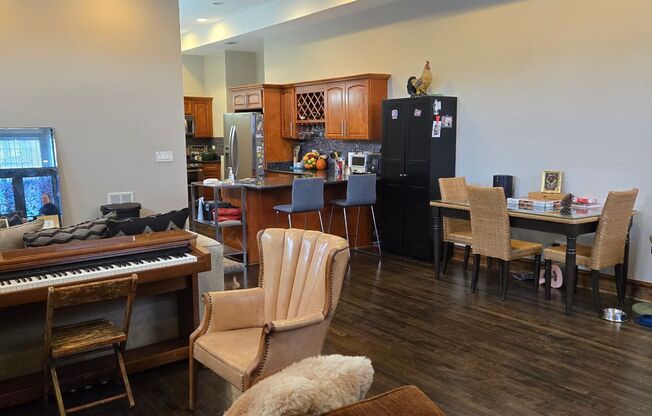2422-24 W. Fullerton LLC
