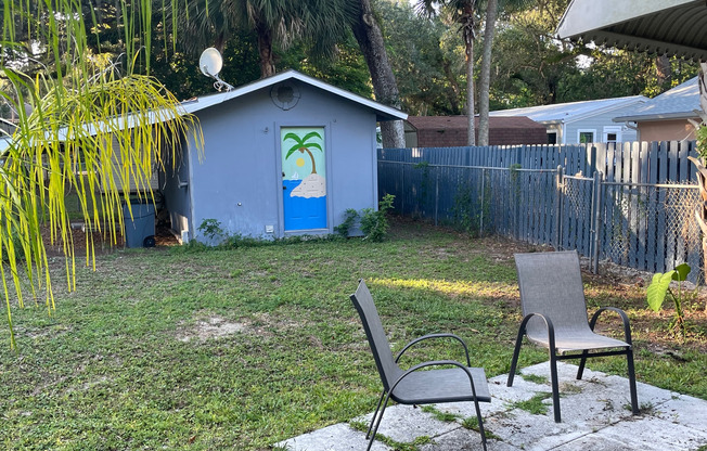 2 beds, 1 bath, $1,900