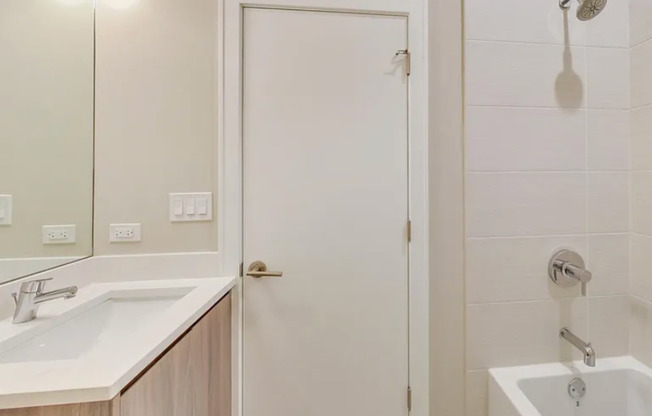 1 bed, 1 bath, 600 sqft, $2,295, Unit 8