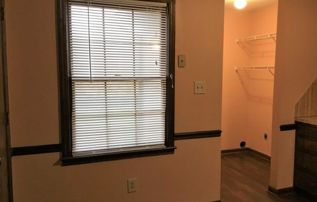 2 beds, 1.5 baths, $1,195, Unit Unit F