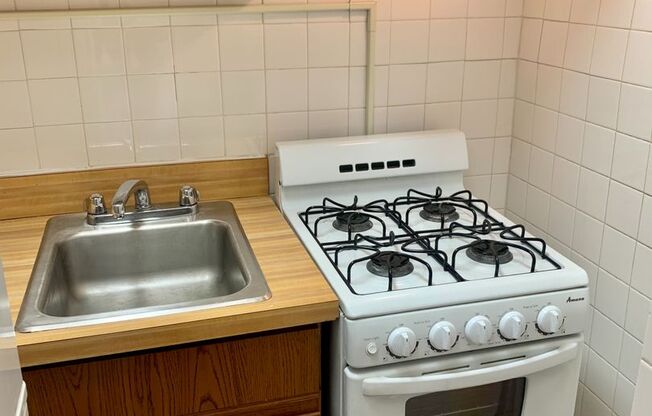 Studio, 1 bath, 300 sqft, $1,275, Unit 530-312