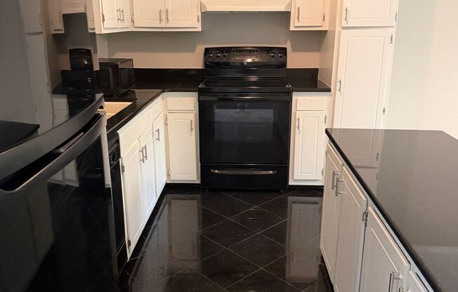 Lovely 2 Bedroom Condo in Raleigh