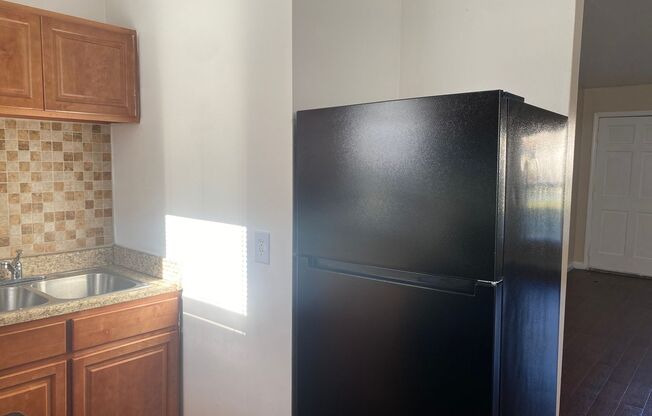 1 bed, 1 bath, 564 sqft, $1,050, Unit 4532-01