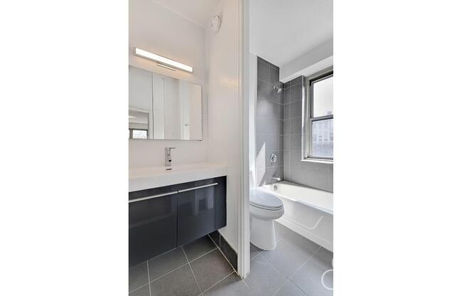 1 bed, 1 bath, $3,600, Unit 23-D