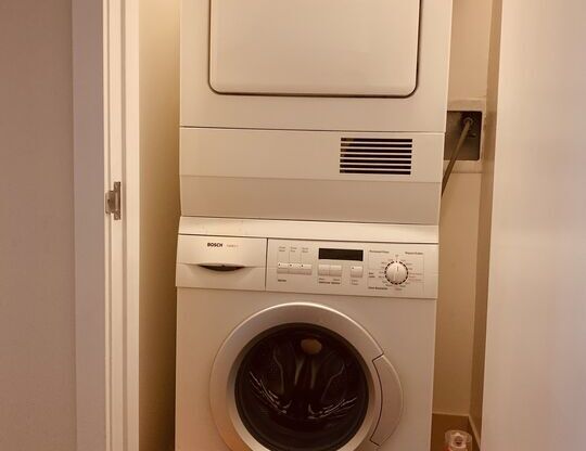 1 bed, 1 bath, 750 sqft, $2,600, Unit 2011