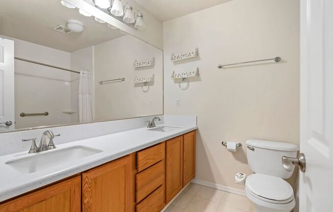 3 Bed/ 3bath Townhome + 1 Car Garage + W/D + Fenced Patio/Yard!