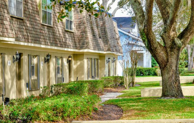 UPDATED 2 Bedroom 2 Bath Woodcrest Condo in Winter Park!