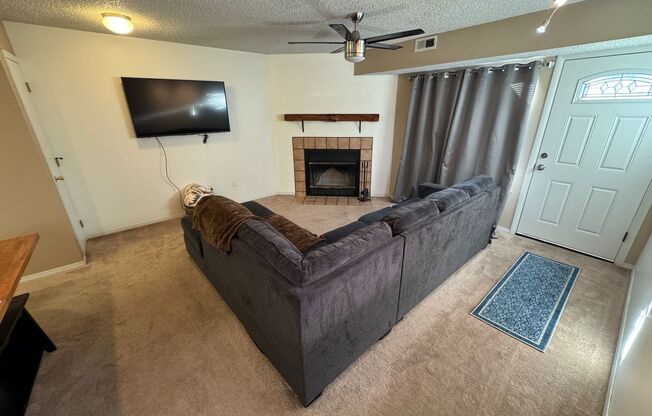 Centrally Located 2 Bed 2 Bath Condo in Colorado Springs!!