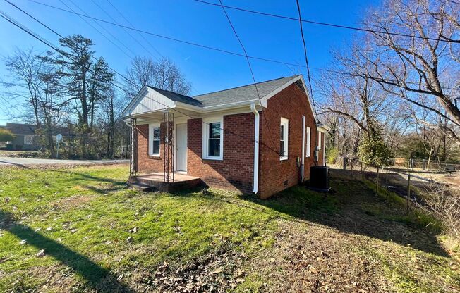 3 Bedroom 1 Bathroom Home Located In Greensboro