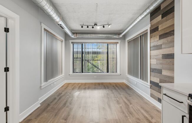 2 beds, 1 bath, 570 sqft, $2,500, Unit 415