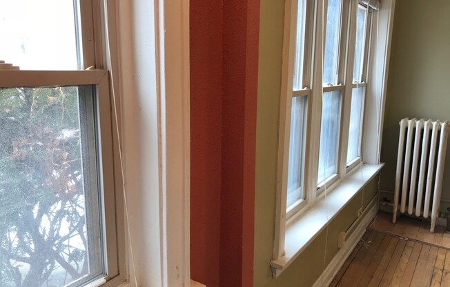 Studio, 1 bath, $725, Unit 15