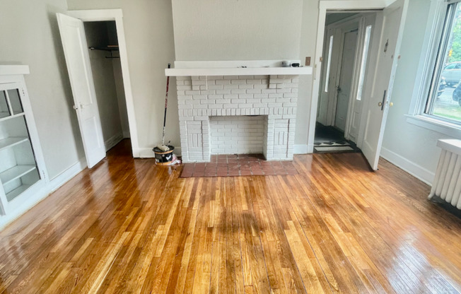 2357 Brownsville Road (Full Service)