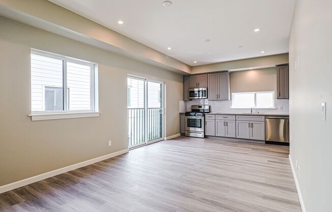 Newly built 4 bed/4 bath townhome in a 6-unit complex in NoHo
