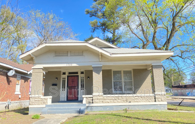 1702 WALKER MIDTOWN