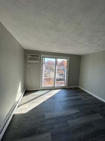 2 beds, 1 bath, 800 sqft, $2,200, Unit 18