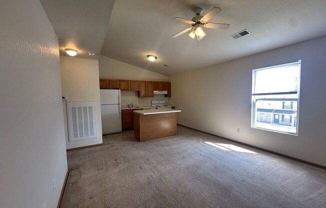 1 bed, 1 bath, 600 sqft, $995