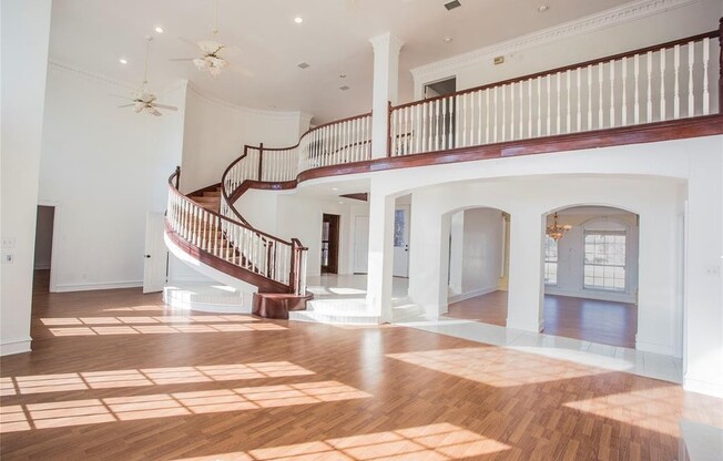 815 PEARL DR