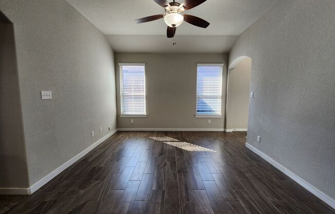 Creekside Crossing / 3/2/2 / Covered Patio /Fenced in Back Yard / CISD