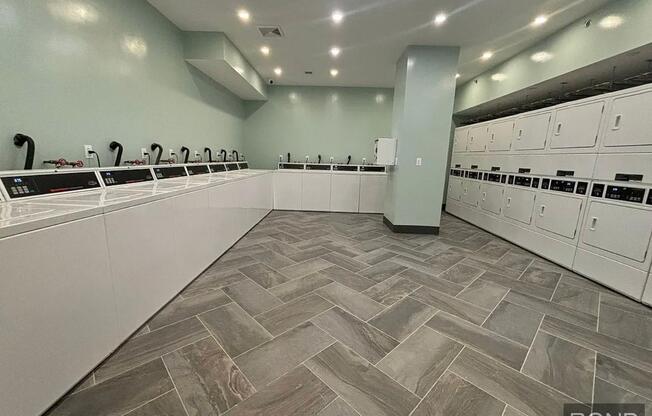 1 bed, 1 bath, $5,500, Unit 4D
