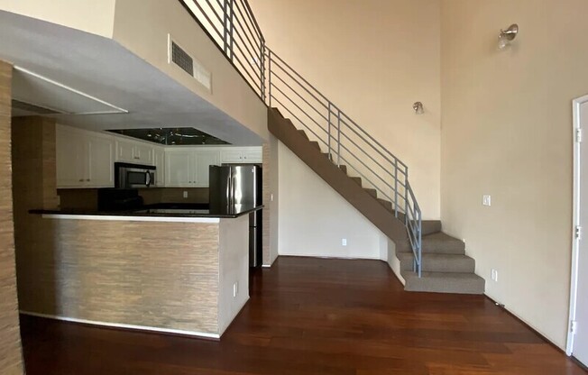 64 N Mar Vista Ave