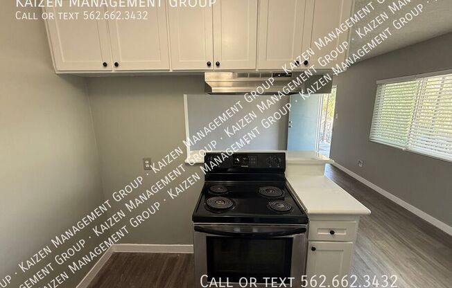 1090 WALNUT AVE