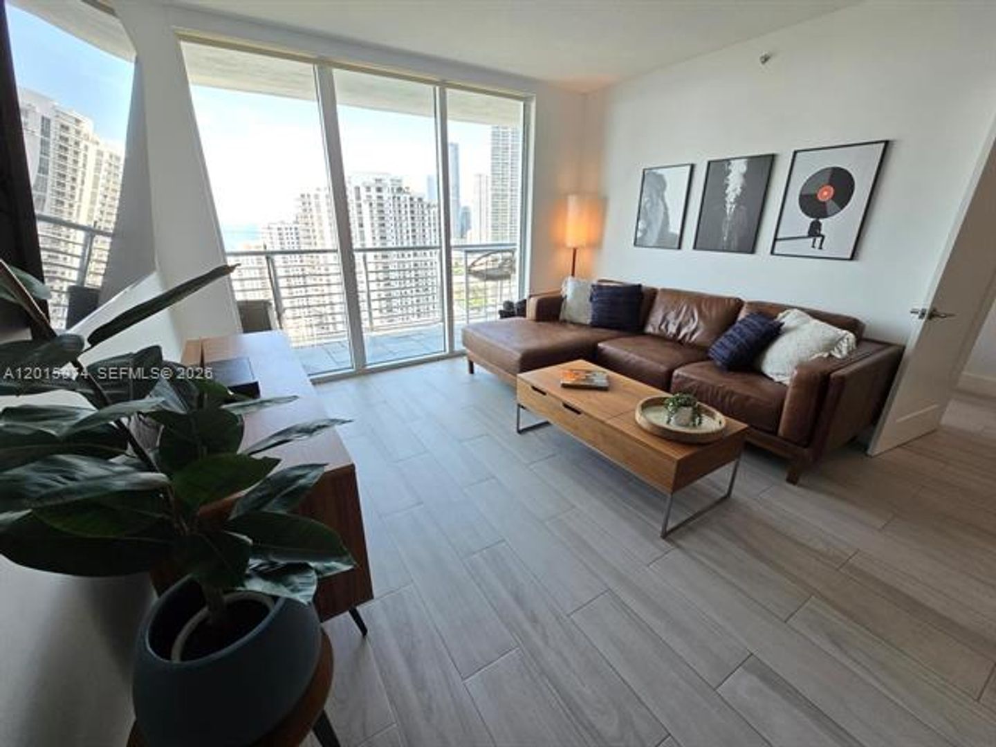 2 beds, 2 baths, 1,227 sqft, $4,400, Unit 325 S Biscayne Blvd # 3719