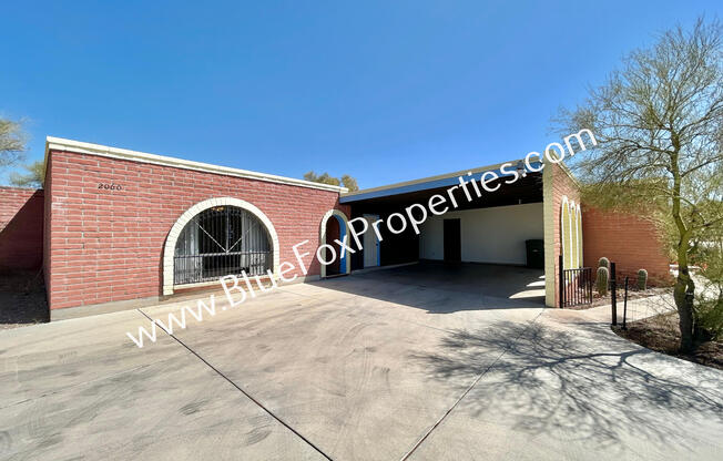 2060 N PAINTED HLS RD