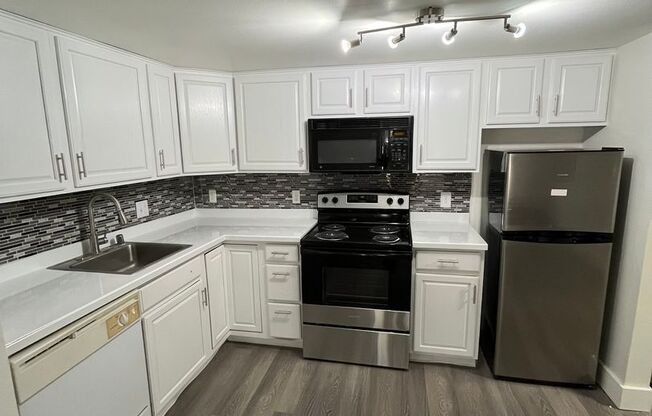 2 beds, 1.5 baths, 950 sqft, $1,545, Unit 100E