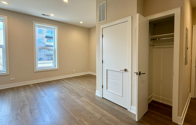 2 beds, 1 bath, 750 sqft, $2,695, Unit 12