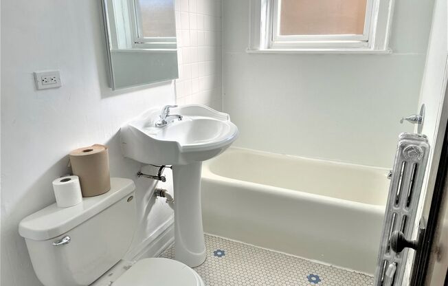 Studio, 1 bath, 600 sqft, $1,380, Unit 4826-1N