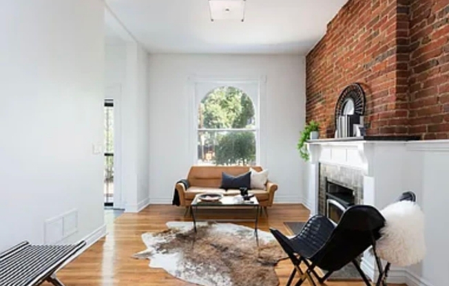 62 W ELLSWORTH AVE