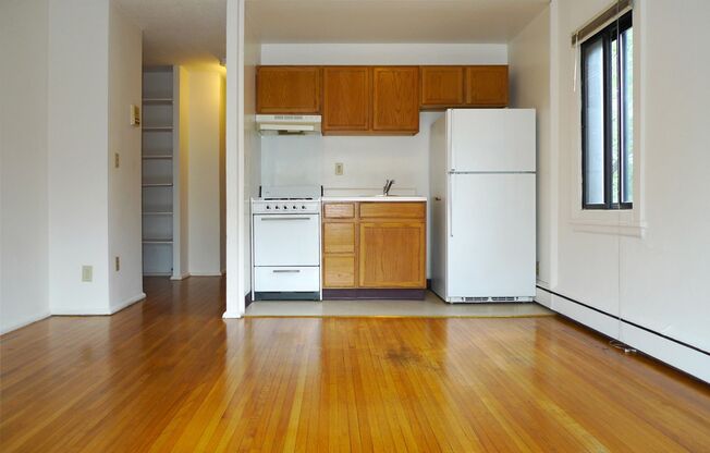 1 bed, 1 bath, 410 sqft, $900, Unit 1 - 26