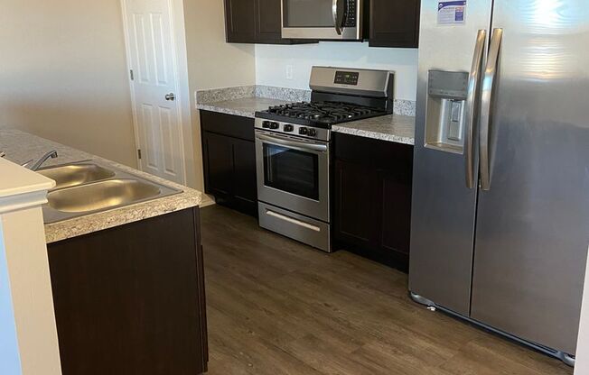 Three Bedroom | Two Bath Duplex in Redstone Ranch with Full Service Lawncare