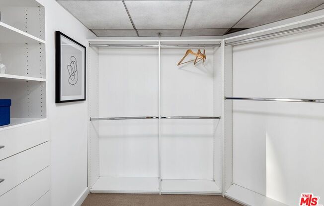 1 bed, 1 bath, 891 sqft, $4,675, Unit 1606
