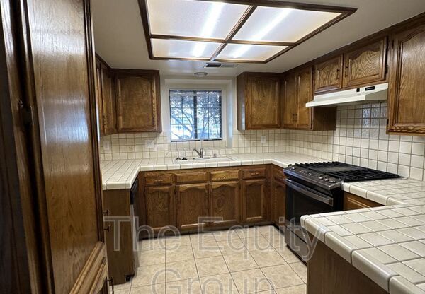 722 S LINWOOD AVE