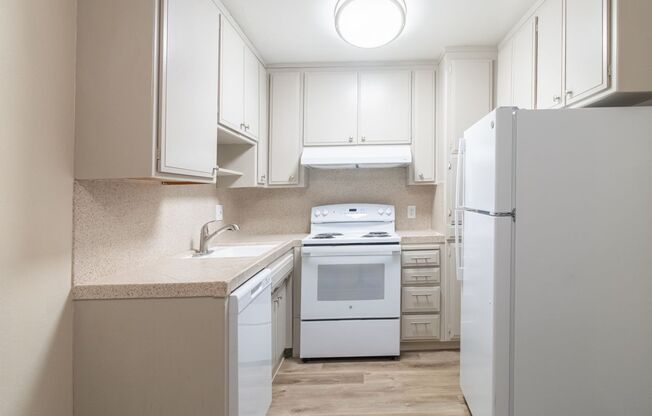 1 bed, 1 bath, $1,475, Unit 17