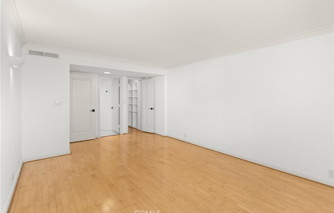2 beds, 2 baths, 1,037 sqft, $4,400, Unit 912