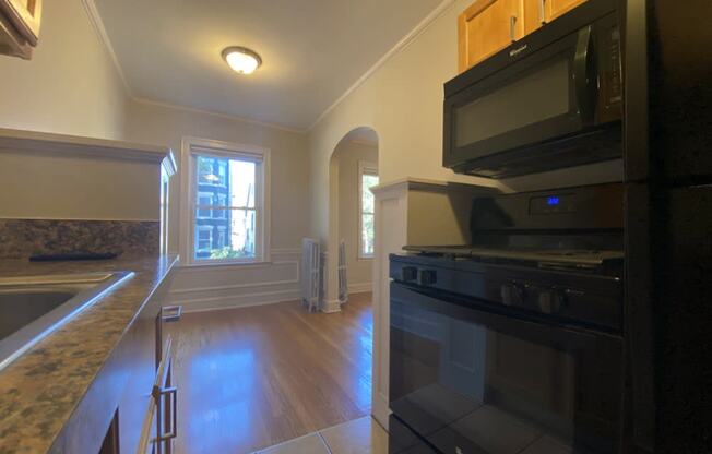 Kitchen - Charlie Chaplin One Bedroom